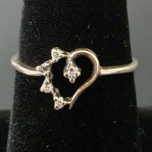 VTG LOVE STORY 10k Gold Heart Shaped Diamond SZ 7.75" Ring 1.13g MISSING 1 Stone
